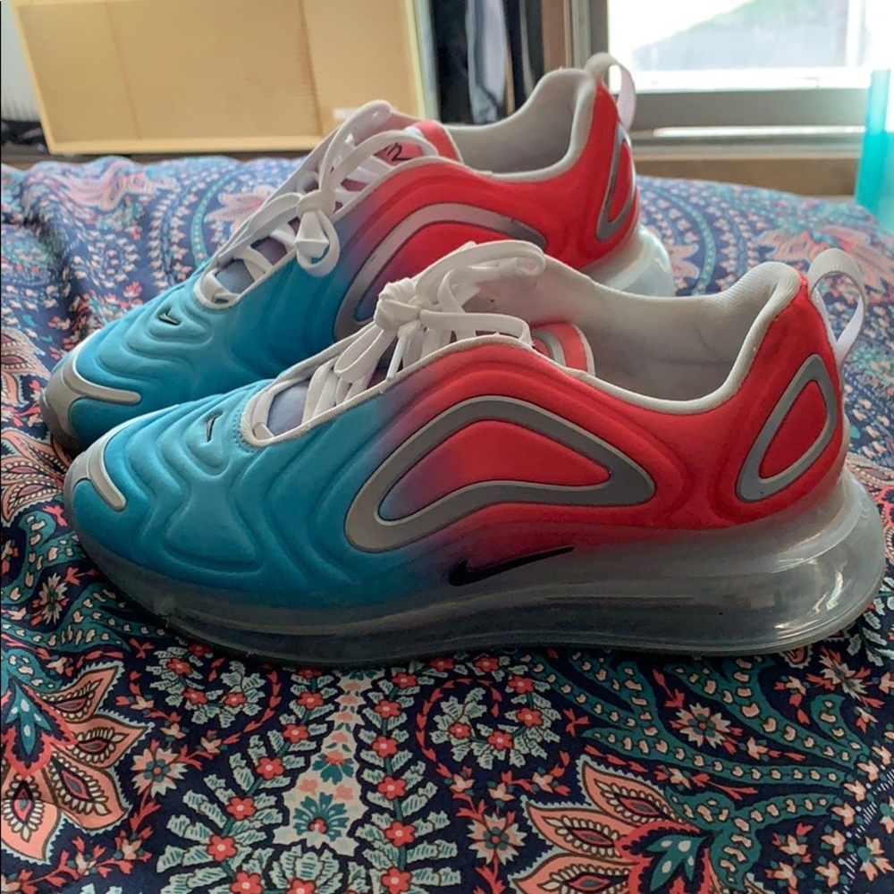 Nike Women’s Air Max 720 Worn twice!
